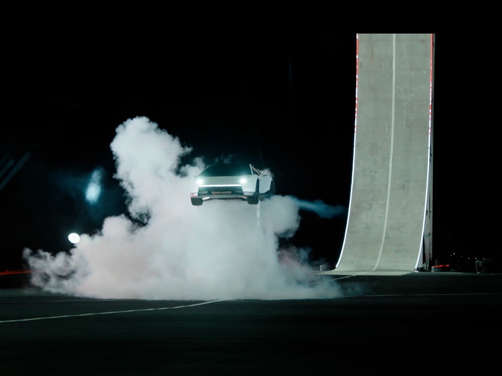 Tesla's Roadster Flew. The Original Roadster's Price Is Falling.
